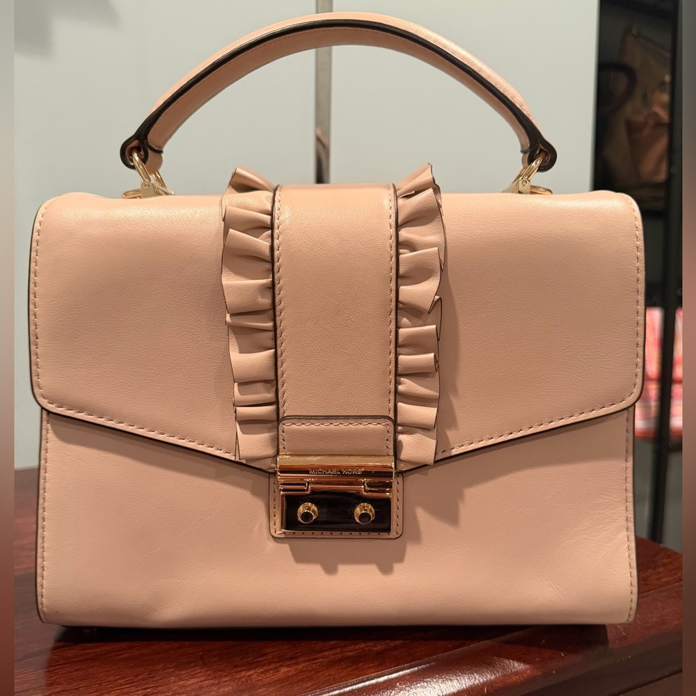 Michael Kors Slone Ruffle Light Pink Handbag with Gold Chain - Picture 10 of 10